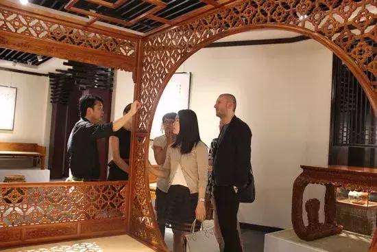 为什么现在红木家具价格这么低,红木家具价格低档选什么品牌