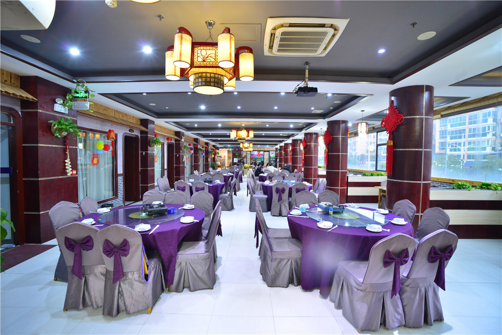 桂林藏在山洞里的油茶店,桂林开在半山腰的油茶店