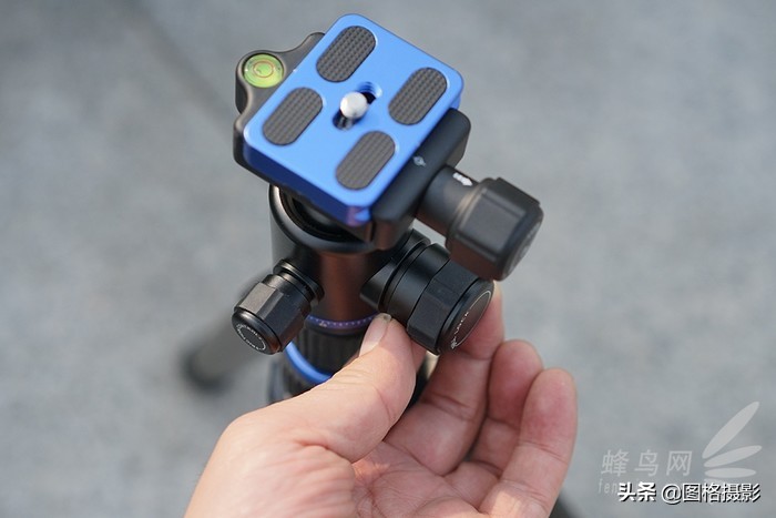 高性价比便携脚架百诺PA19AK套装试用