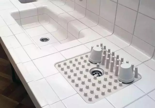 头一次见贴瓷砖不用直角收边,如今流行起这种圆角瓷砖!太美了