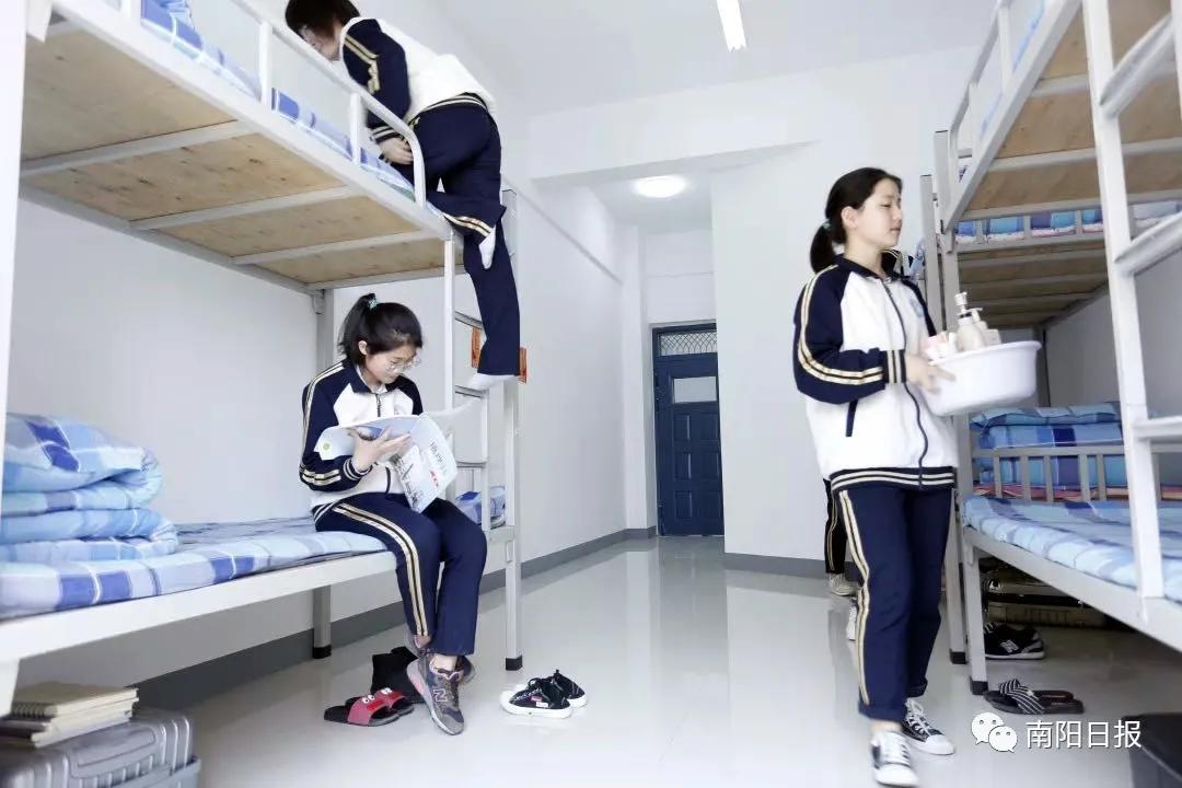 陪伴引领共同成长,南阳市第一完全学校全景校园