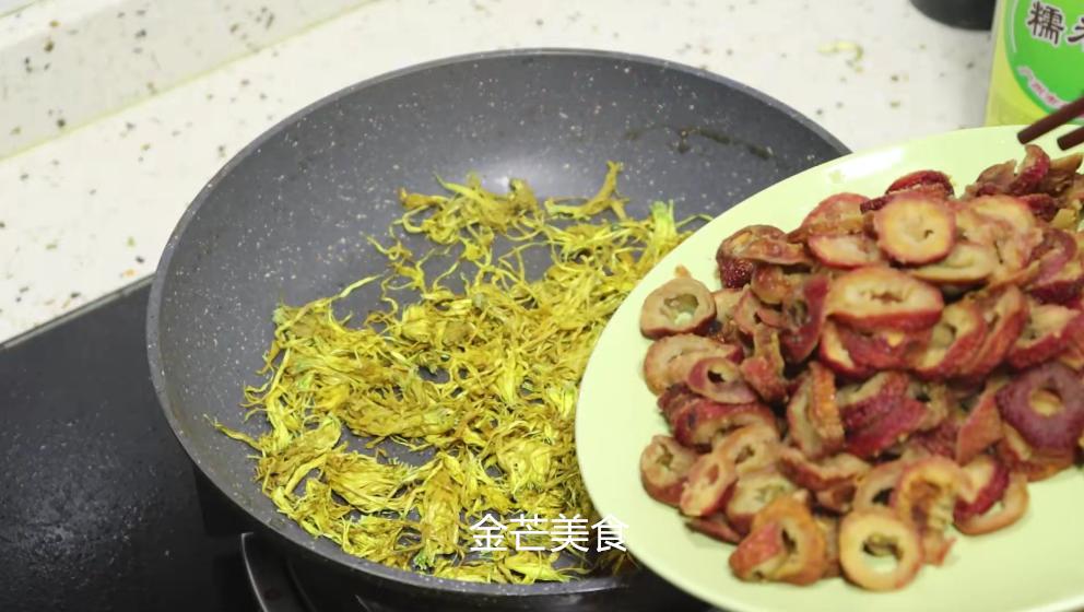 山楂干菊花泡水的正确的做法,山楂加菊花的功效与作用