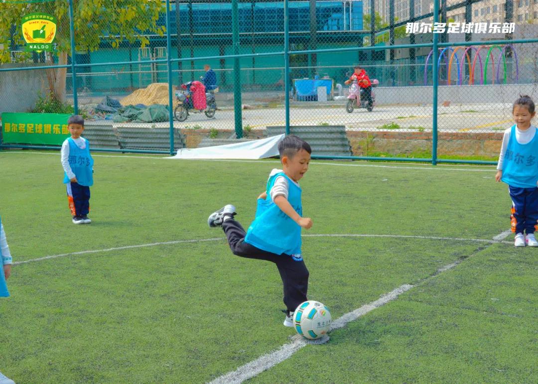 亲子足球联赛幼儿园,昌邑区幼儿园小班亲子活动