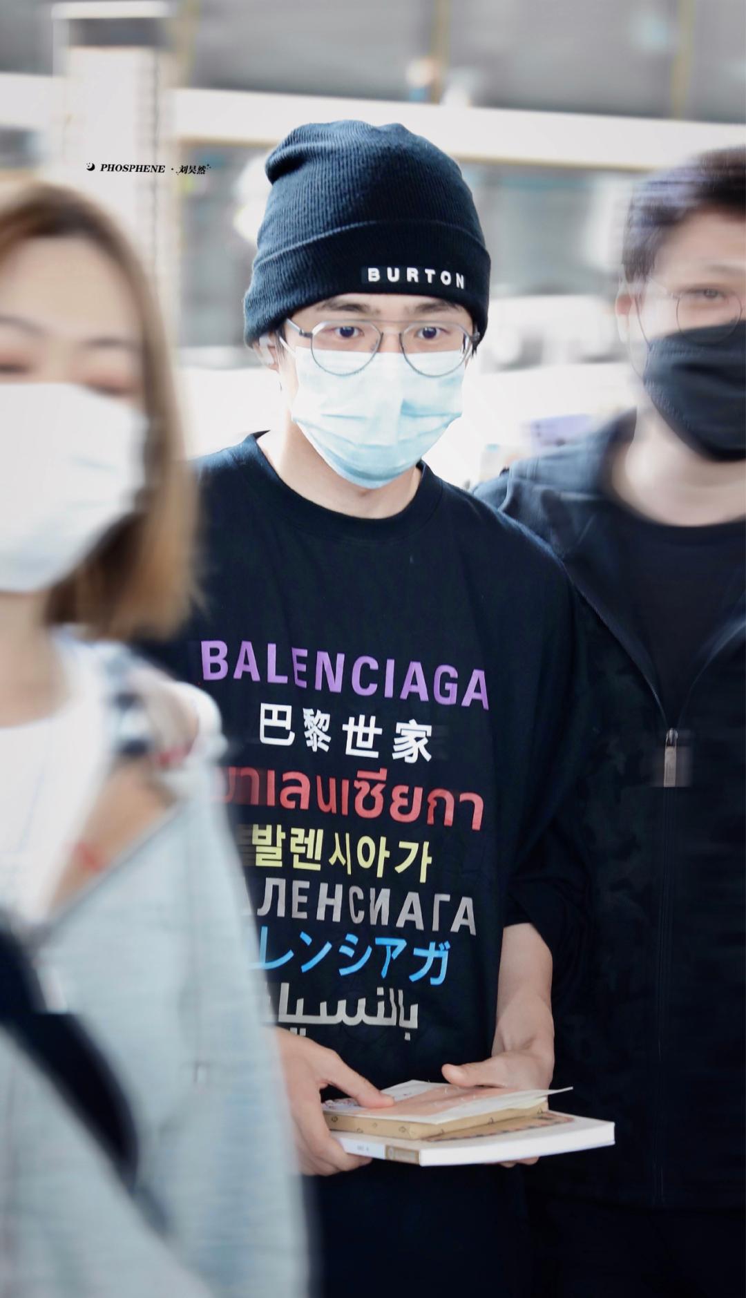 相亲遇到穿巴黎世家的男人,女朋友穿巴黎世家见男朋友