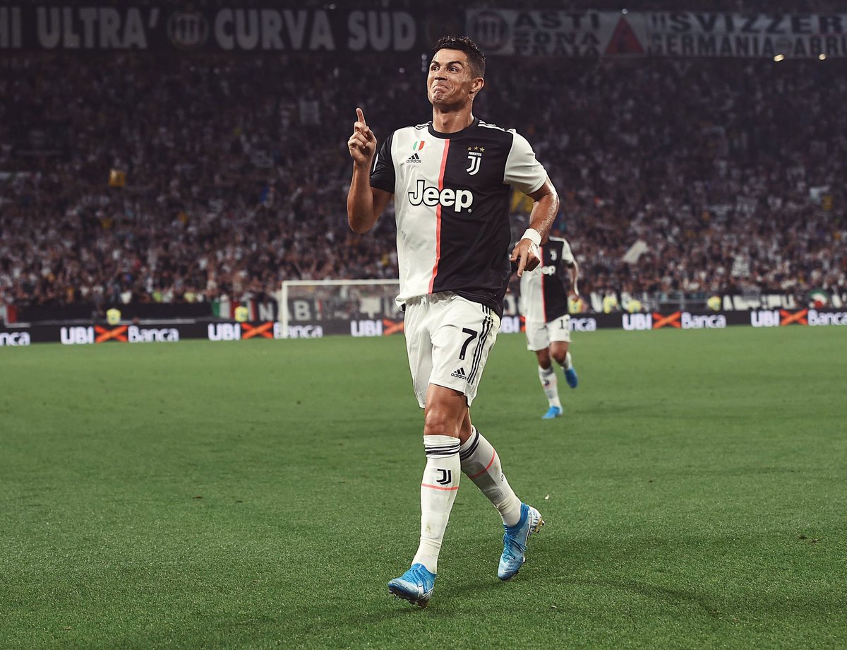 c罗三射两传助球队8球狂胜集锦,c罗11个征服足坛的高光时刻