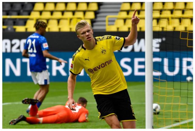 多名球员进球后拥抱亲吻,激动心情难以抑制?德国官员:建议红牌