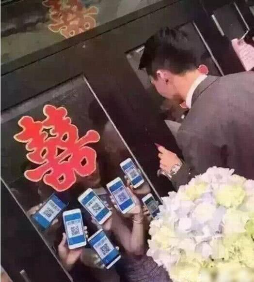 被小学生堵厕所搞笑视频,被一群小学生堵厕所怎么办