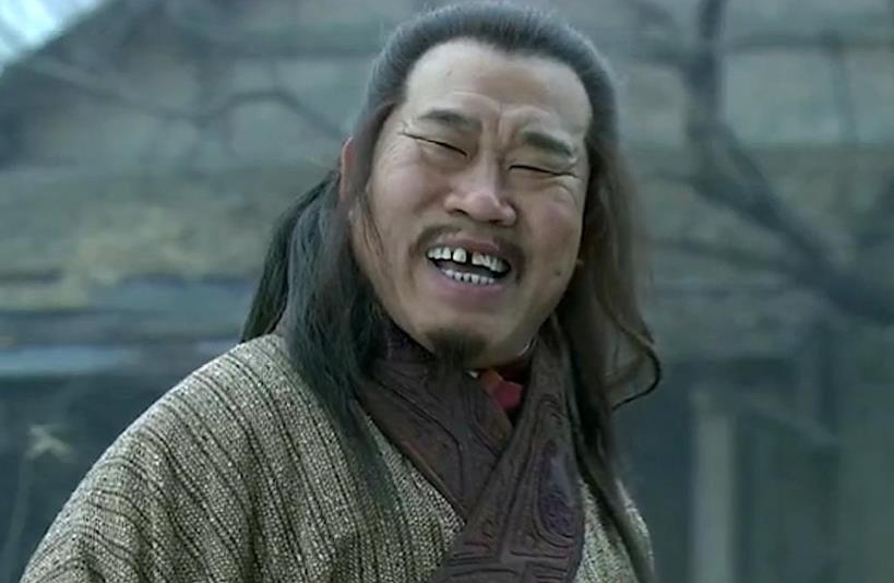 庞统投靠刘备见孔明,庞统临死前说主公被孔明迷惑