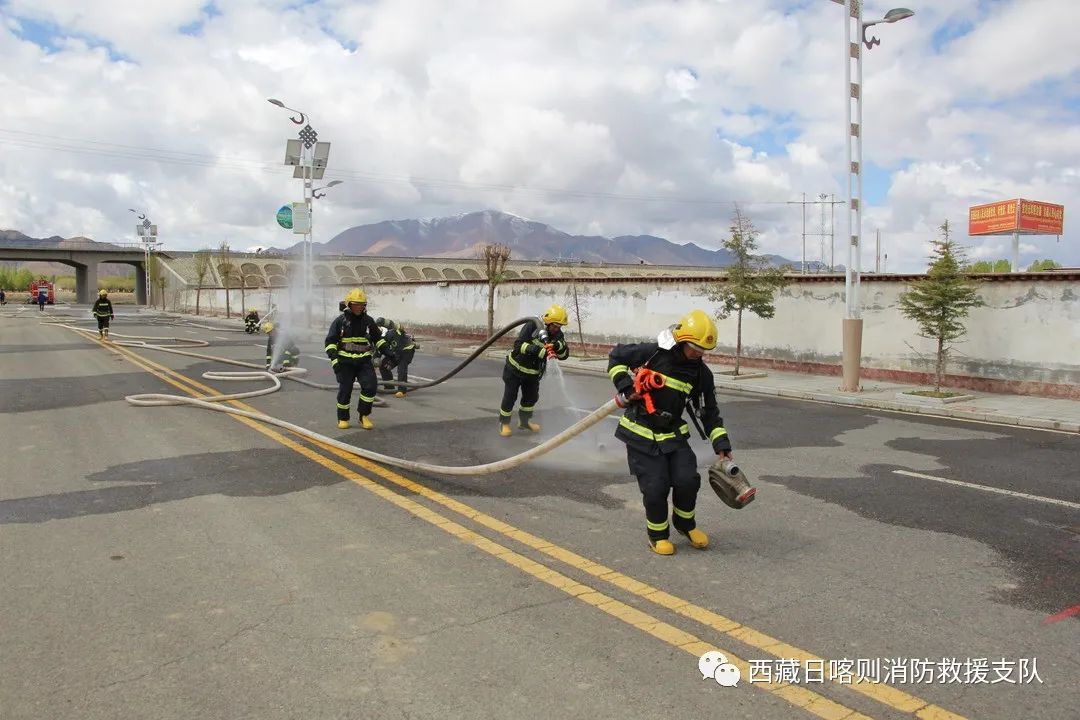 高燃训练锻造灭火救援尖刀利刃,组织开展消防救援技能训练活动