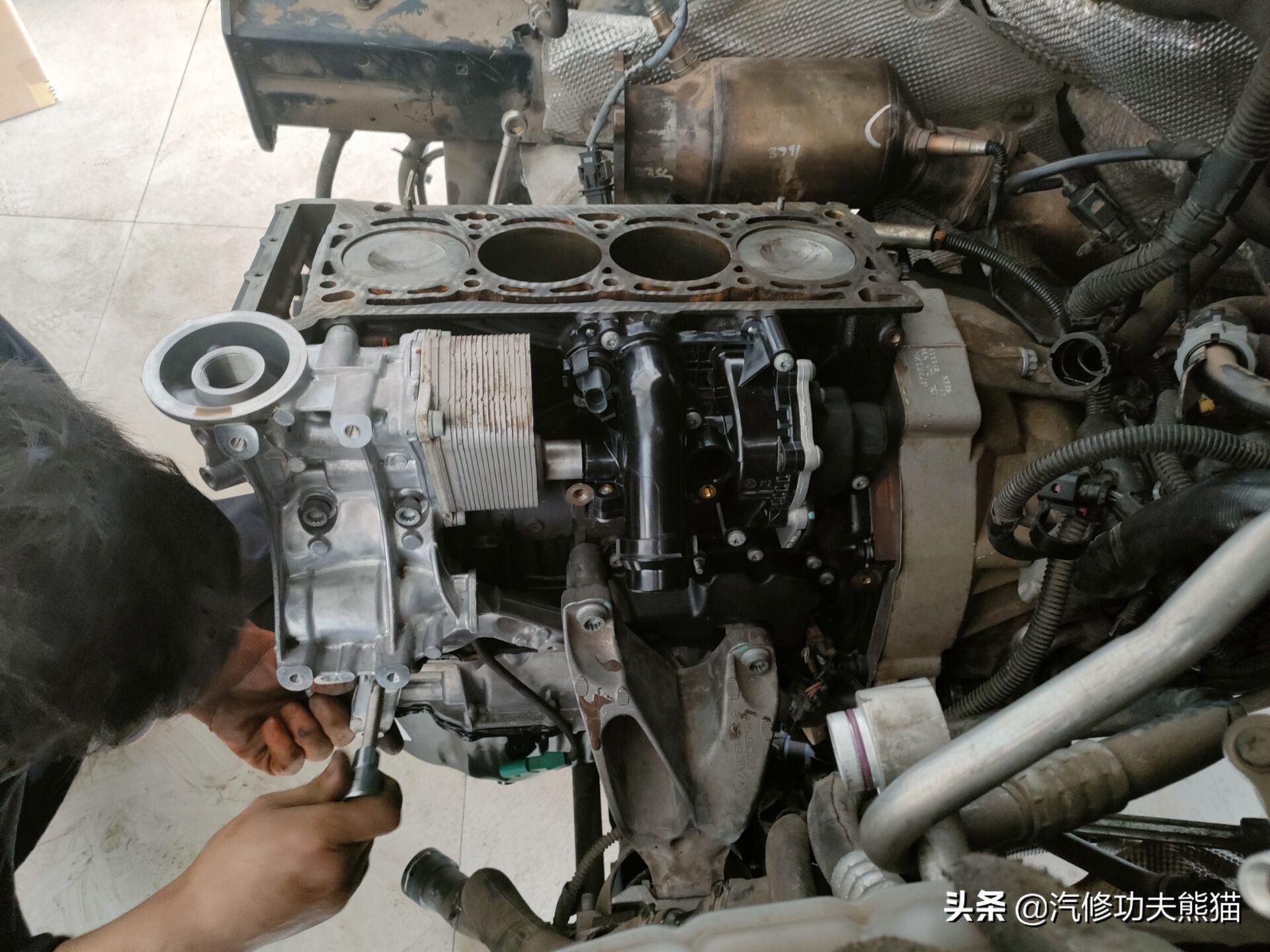 挑战奥迪A6低油耗,2009款奥迪a6l2.0t烧机油严重吗