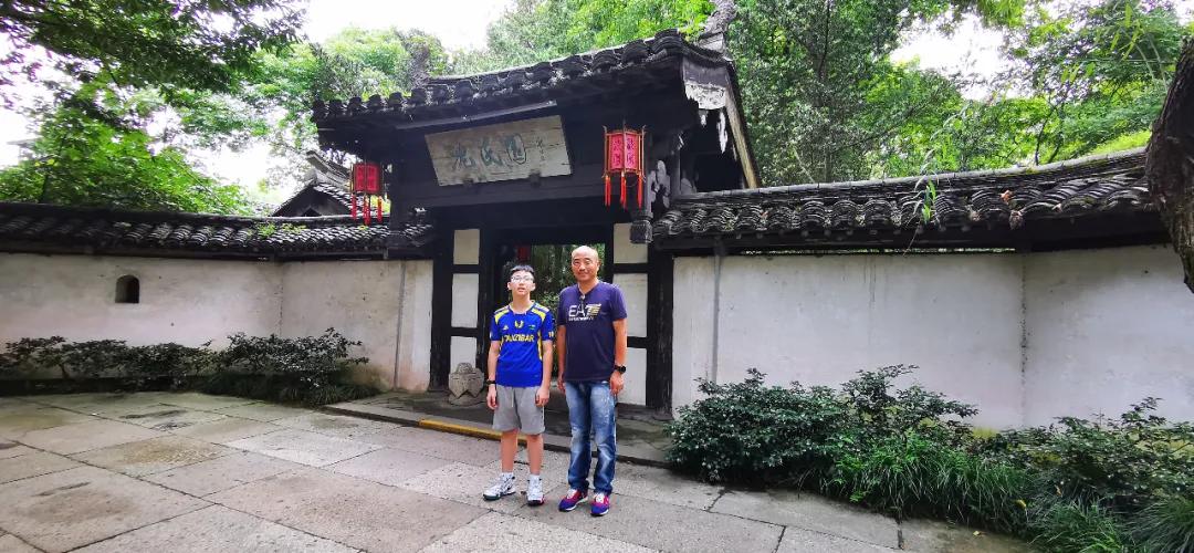 行走的课堂II看一位环球旅行家带着儿子去游学