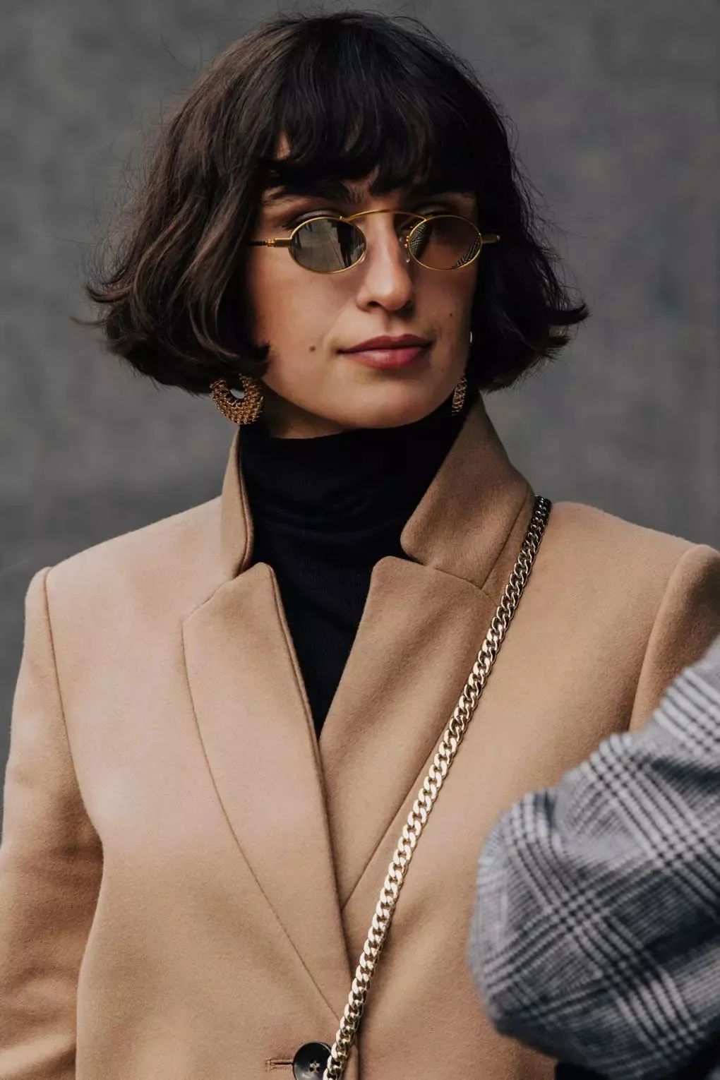 你还在买这么贵的大衣吗,买了件比较贵的大衣有些后悔