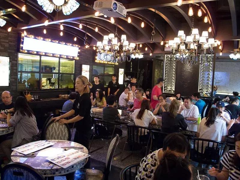 这些新加坡品牌在海外竟卖这么贵?鸡饭在香港卖14新币!