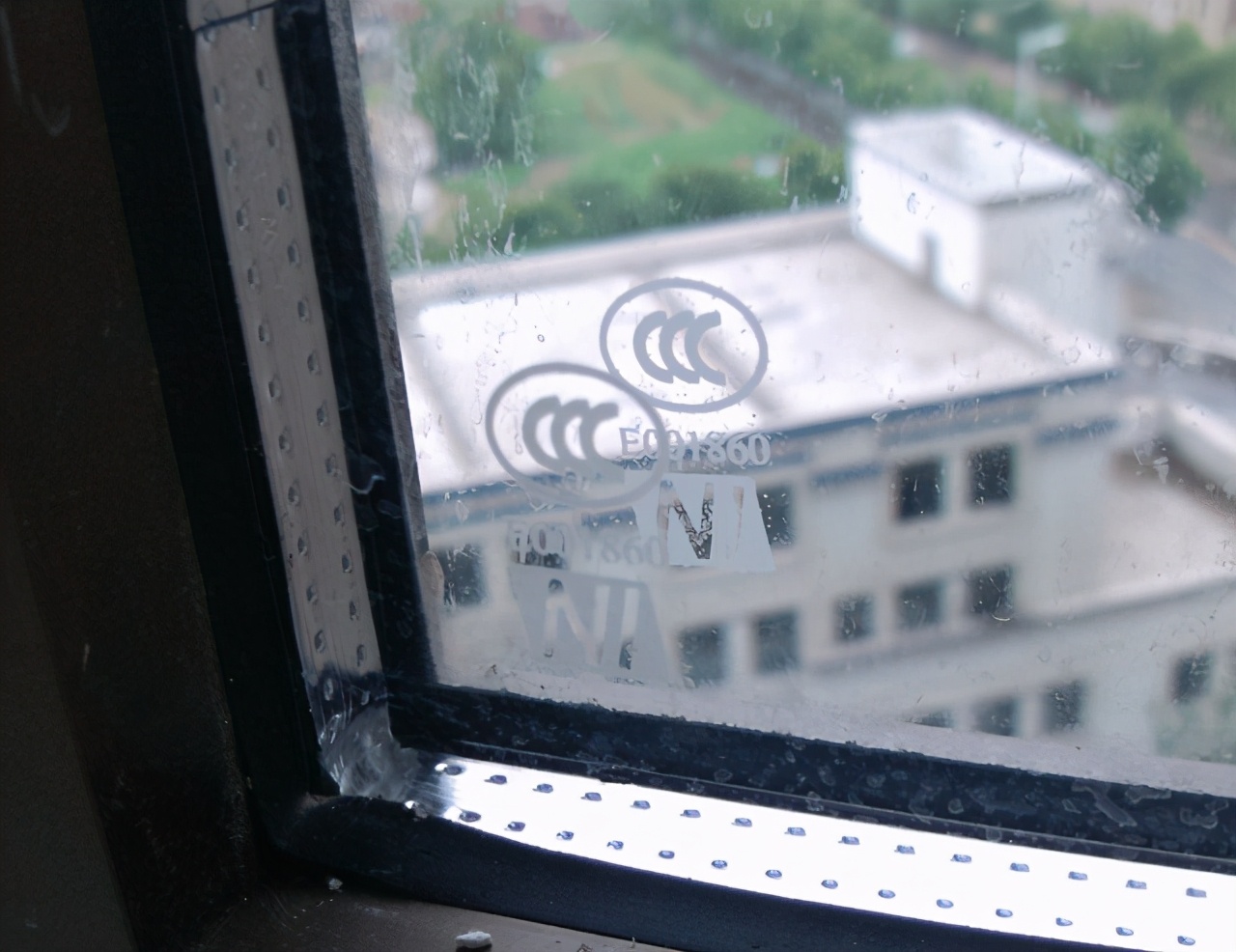 如何辨别断桥铝门窗好坏,断桥铝门窗好坏怎么分辨