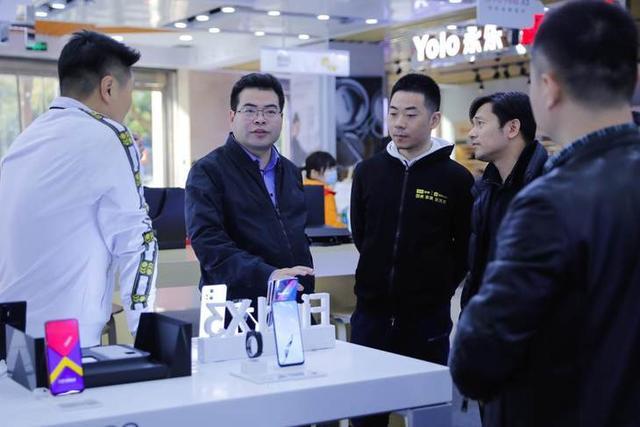 oppo手机去客服免费贴膜,oppo免费清洗贴膜