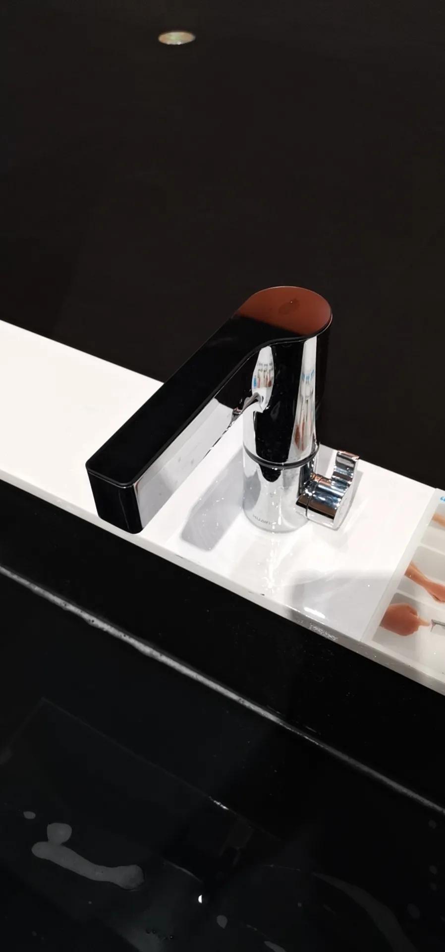 华艺卫浴以全新升级的品牌形象，惊艳亮相深圳国际家具展