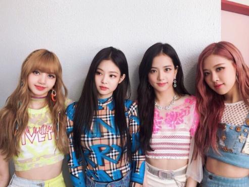 朴彩英蓝宝石,粉墨朴彩英封面