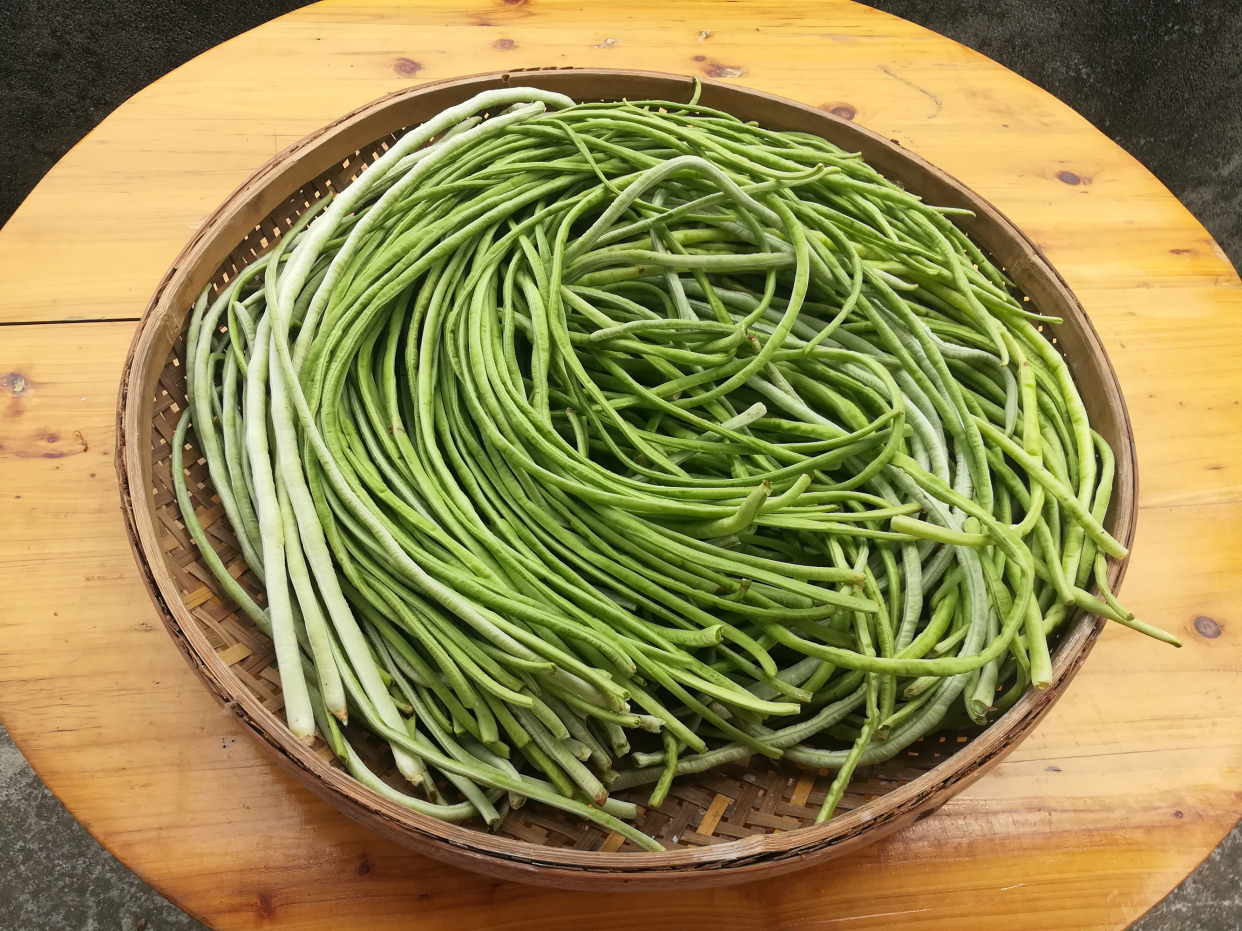 青菜晒干下饭菜,蔬菜焯水晾晒做成下饭菜