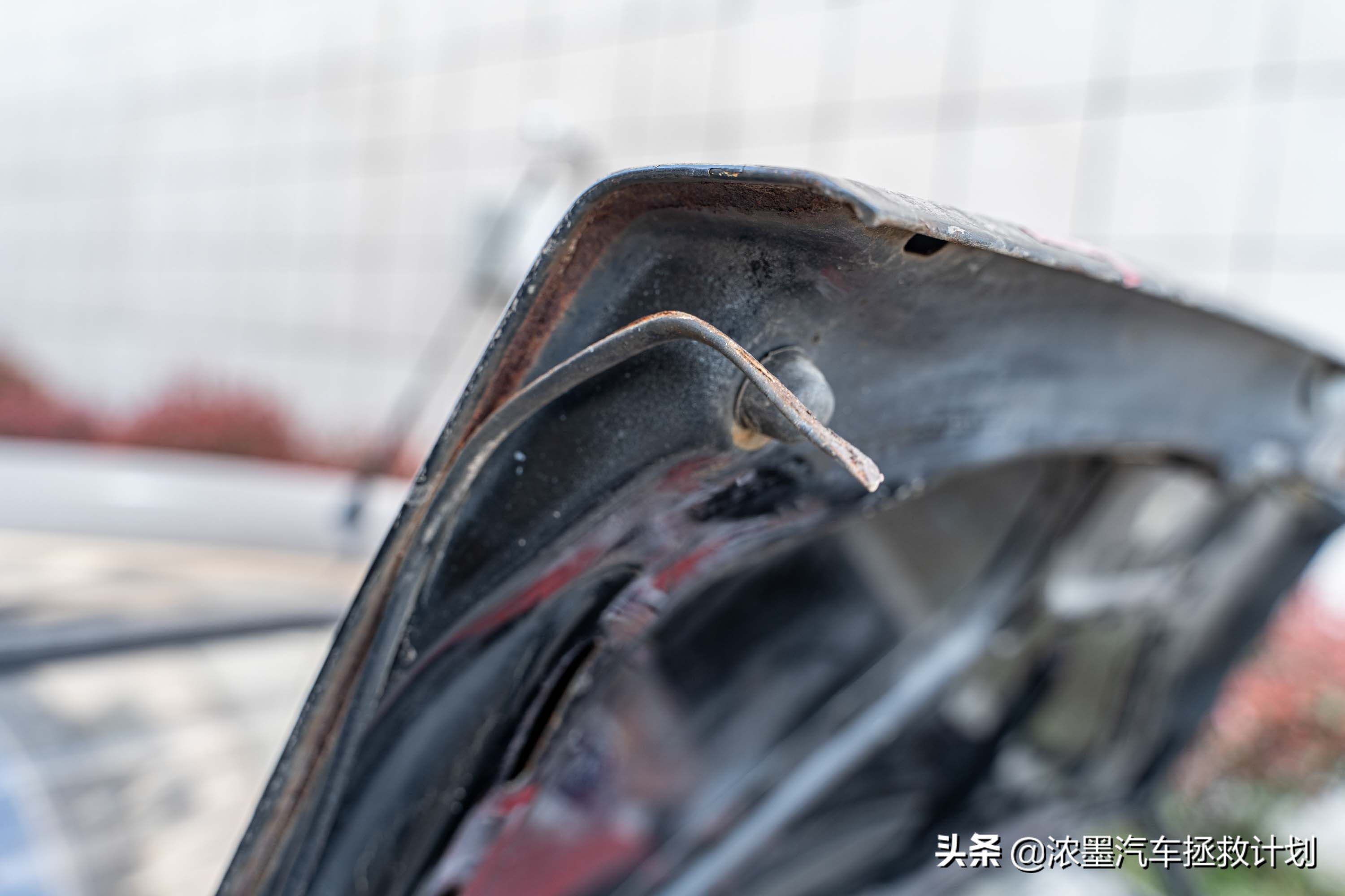 「妙手生花」重建一台战损级桑塔纳，带给它历经千般后的华丽重生