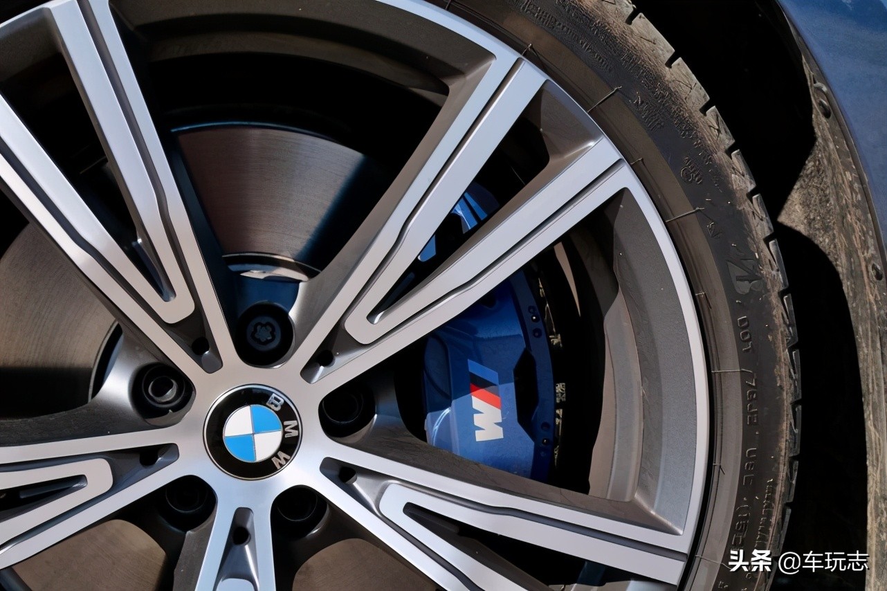 最新宝马4系敞篷款试驾,全新宝马4系敞篷版太拉风了