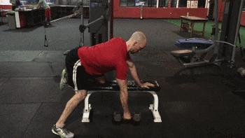 如何通过健身矫正含胸驼背