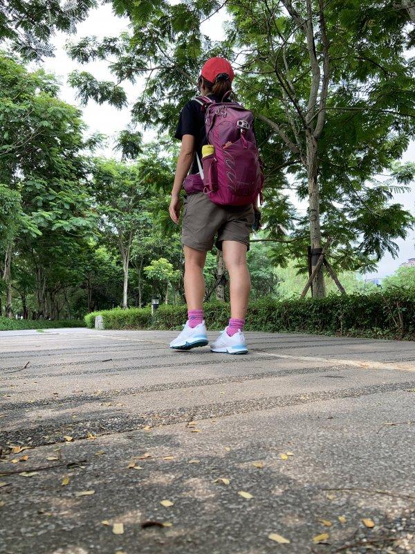 哥伦比亚日常徒步都可以穿的鞋,穿哥伦比亚爬珠峰