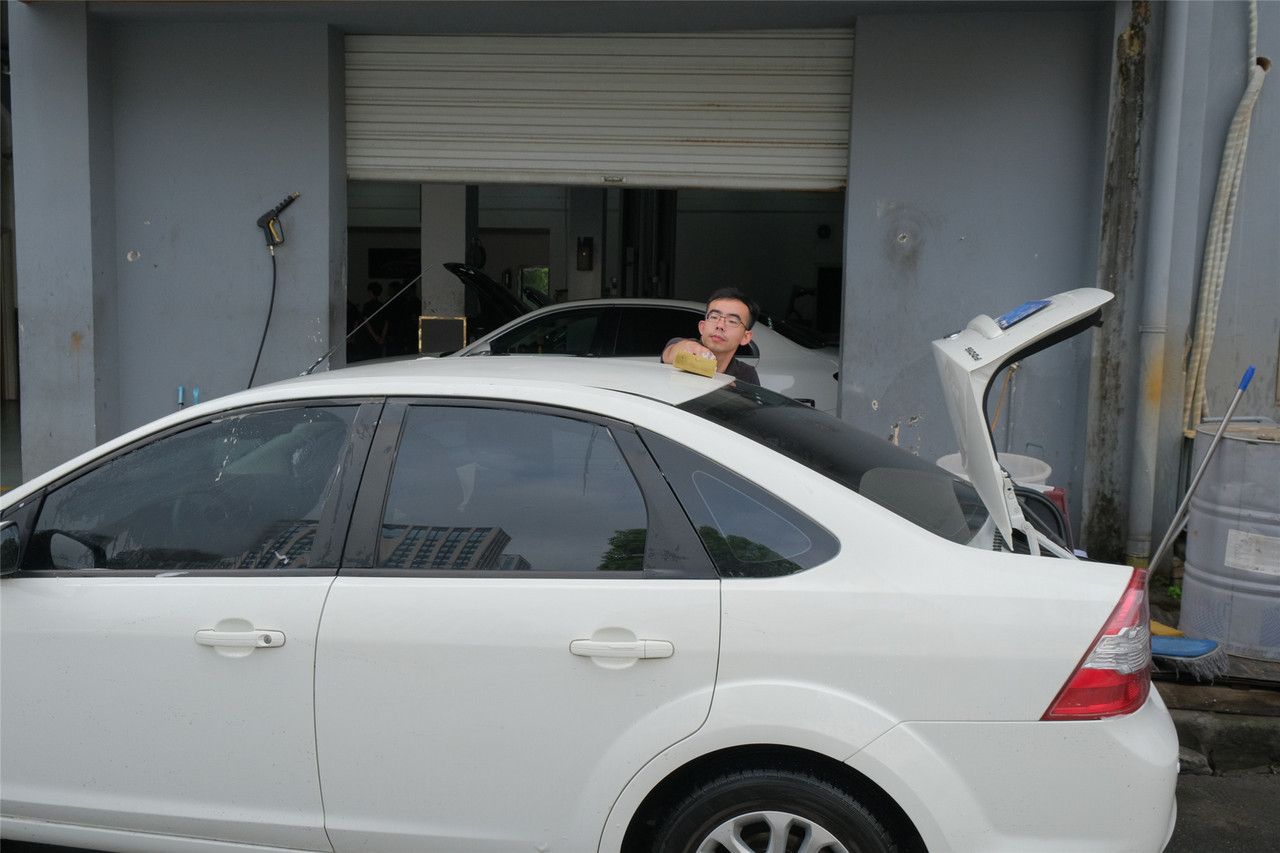 5年才跑了9000公里的车可以买吗,5年左右的福克斯值多少钱