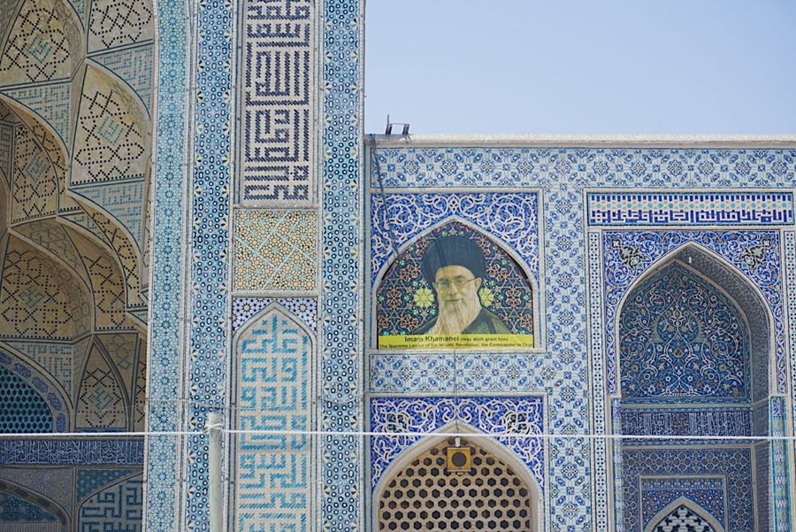 伊朗：黑纱下骚动的嬉皮青年