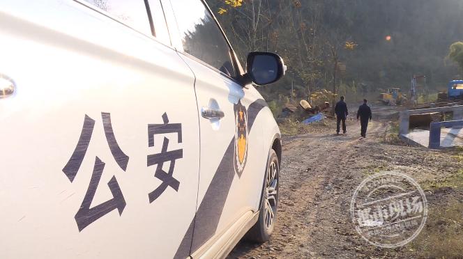 女子朋友圈晒了一张婚礼请柬,结果给自己招来大祸