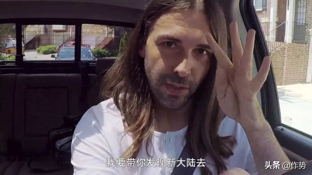 这位大胡子男人，穿起裙子来竟然比女生和还要合适？！