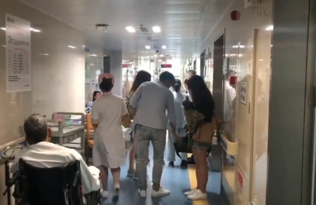 29岁男子关节抽出牛奶色液体,天天喝啤酒一天最多喝10瓶