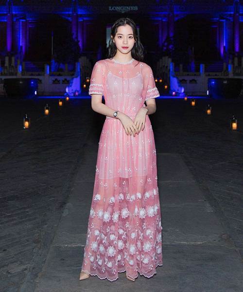 欧阳娜娜匡威造型,匡威欧阳娜娜黑色亮片鞋