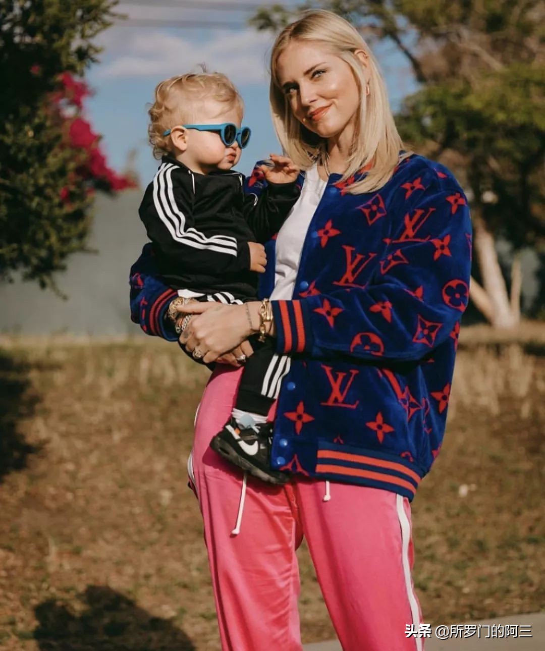 还在小心呵护奢侈品吗人家已经开始拆奢侈品了