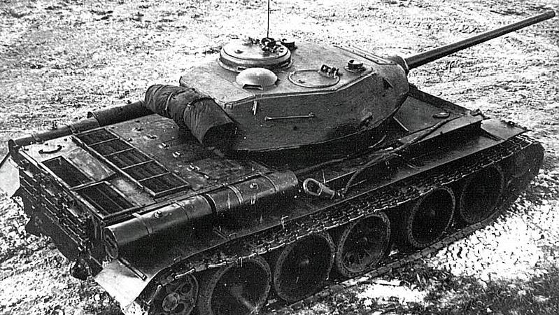二战最强的中型坦克T-44，坦克发展史上一个承上启下的匆忙过客