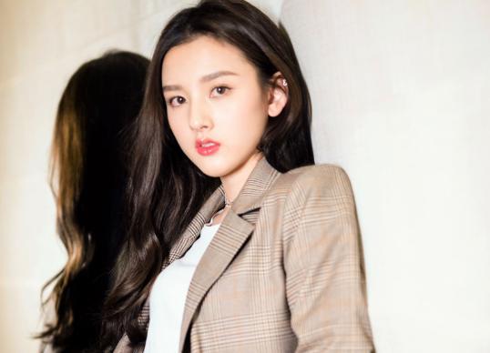 她是娱乐圈里的另类女演员,娱乐圈的新晋小花背景