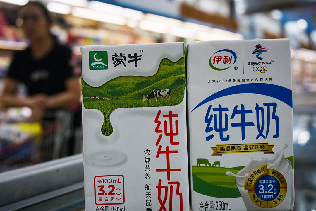 为什么光明牛奶比蒙牛伊利贵,光明牛奶和蒙牛和伊利哪个好