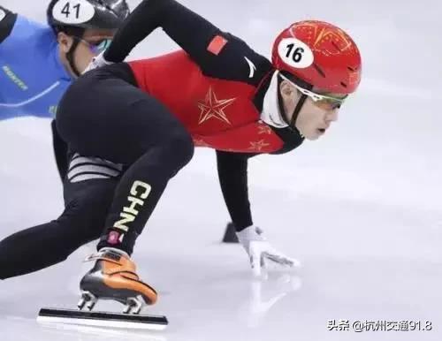 中国小伙吃面条比赛,中国小伙挑战世界冠军完整版