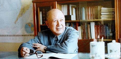 钱学森回到国内,主席问他有何特长,钱老的回答让人尊敬!