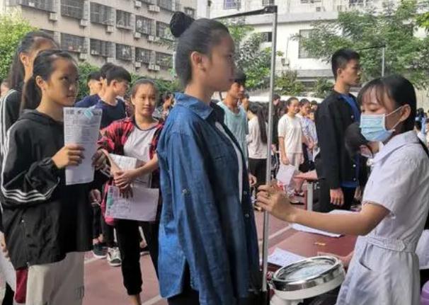 女生身高什么时间停止长高,女生身高什么时候停止长高