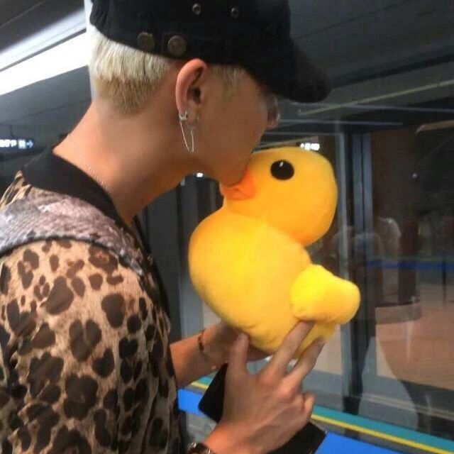 黄子韬是个搞笑的人吗,黄子韬是时代少年团的队员吗