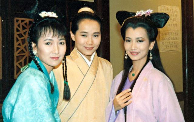 白蛇传与雷峰塔的故事,《白蛇传》中的雷峰塔有什么象征