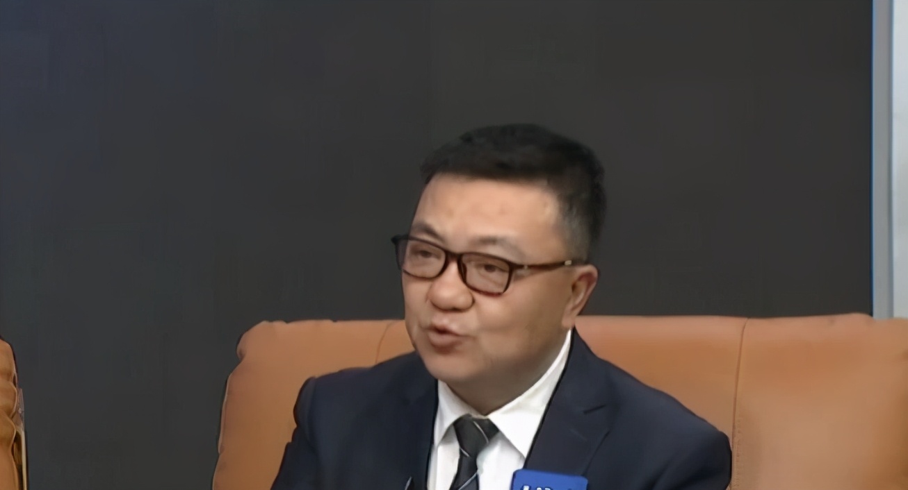 梅西贴地斩董路,董路说梅西大巴黎第一球