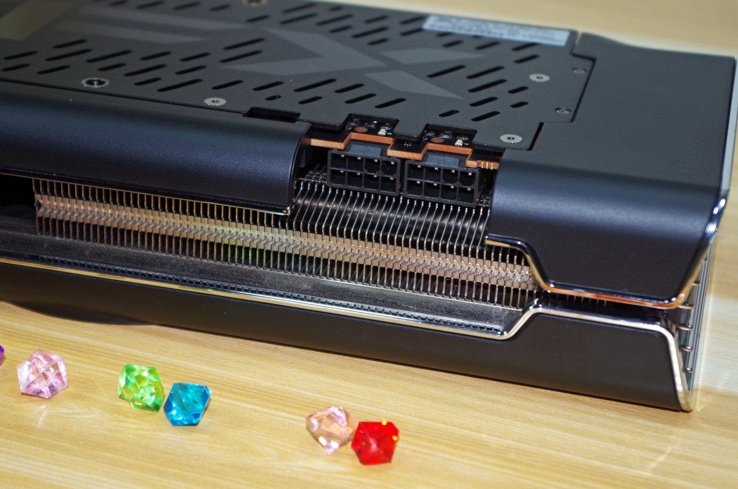 pcie插固态会占用显卡的通道么,pcie延长线对显卡性能测试