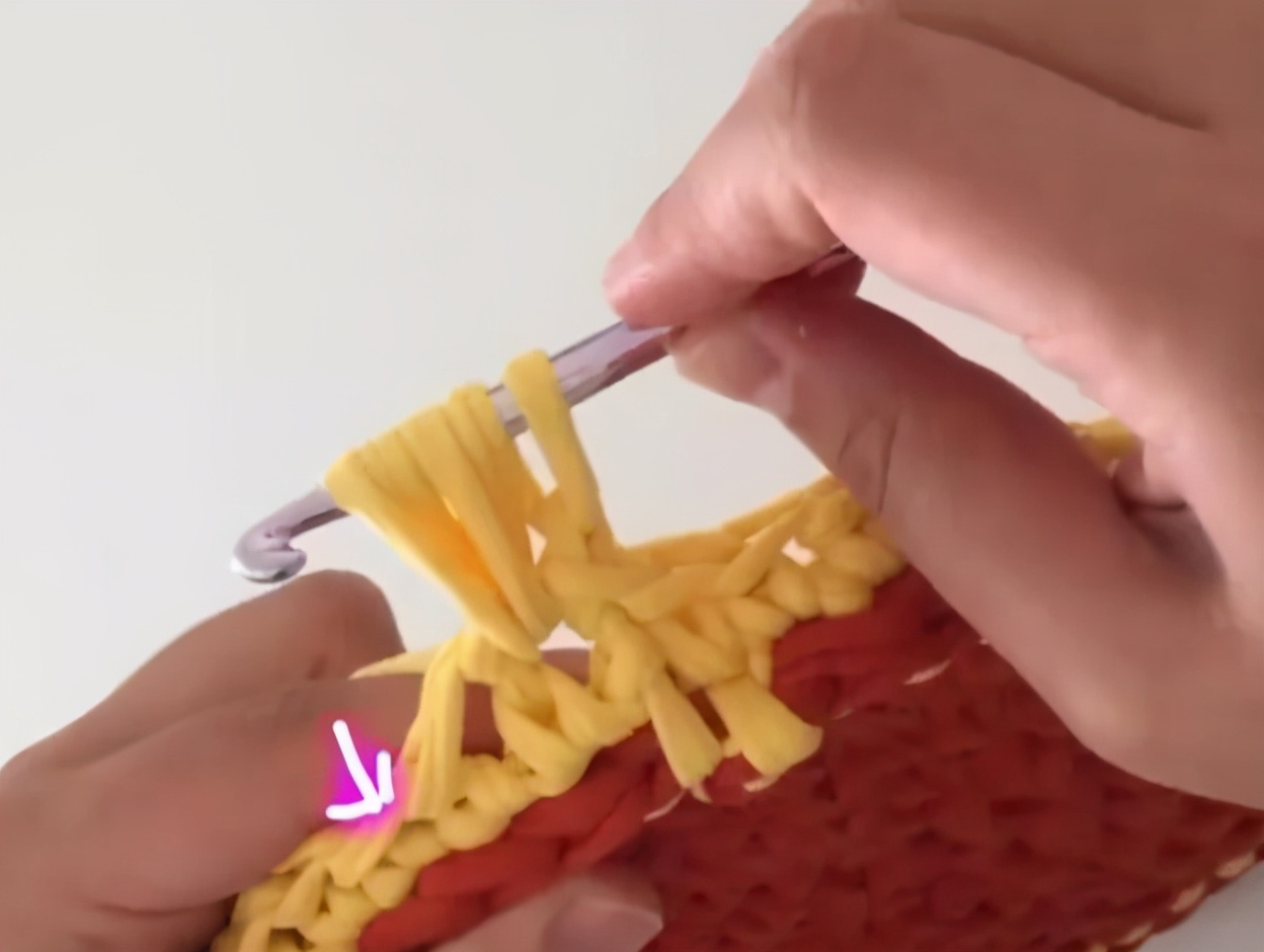 收纳盒子用布条线钩怎么钩视频,用三种毛线钩的收纳物