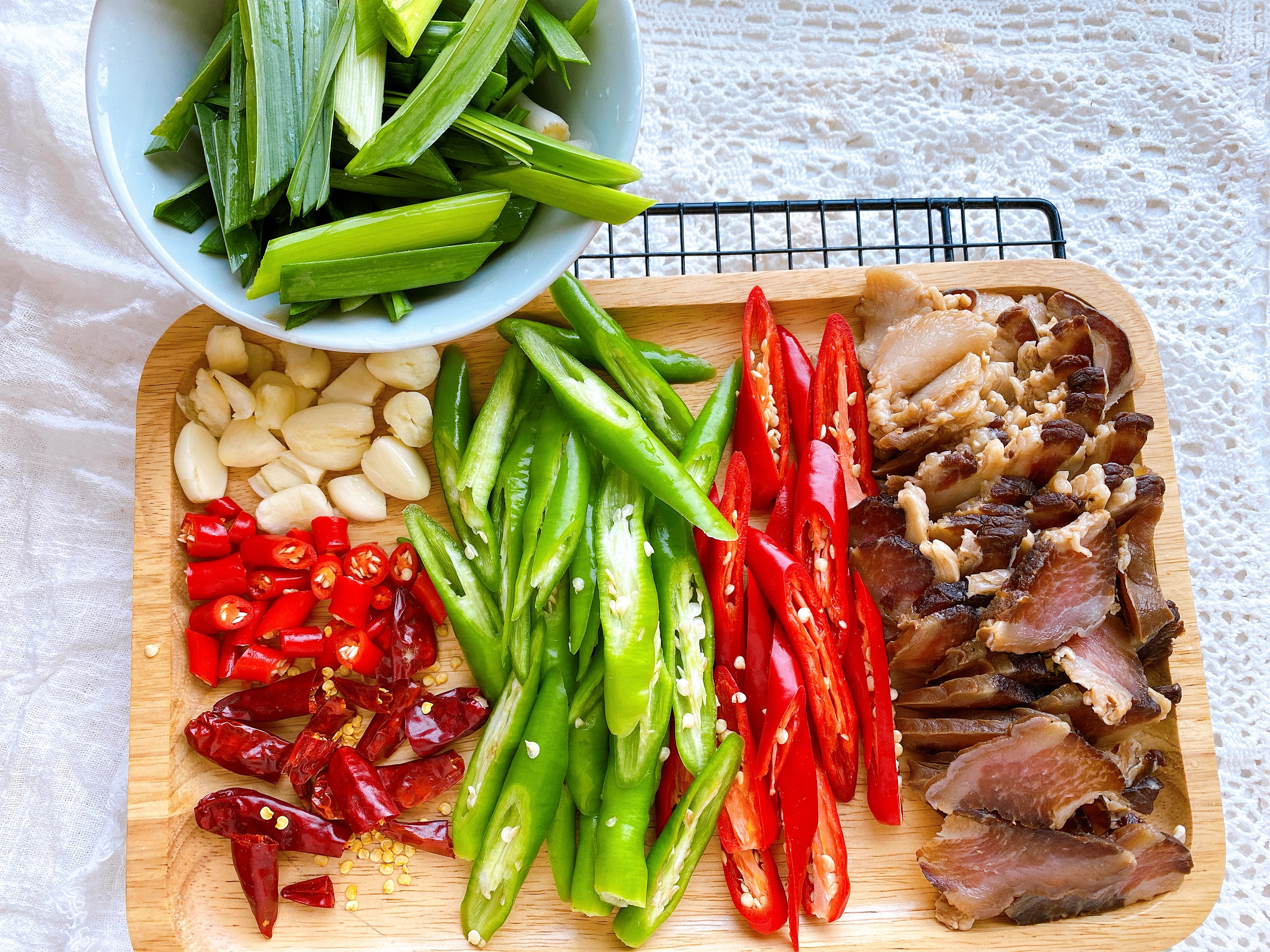 笋干怎样炒好吃又好看,笋干怎么炒又嫩又好吃