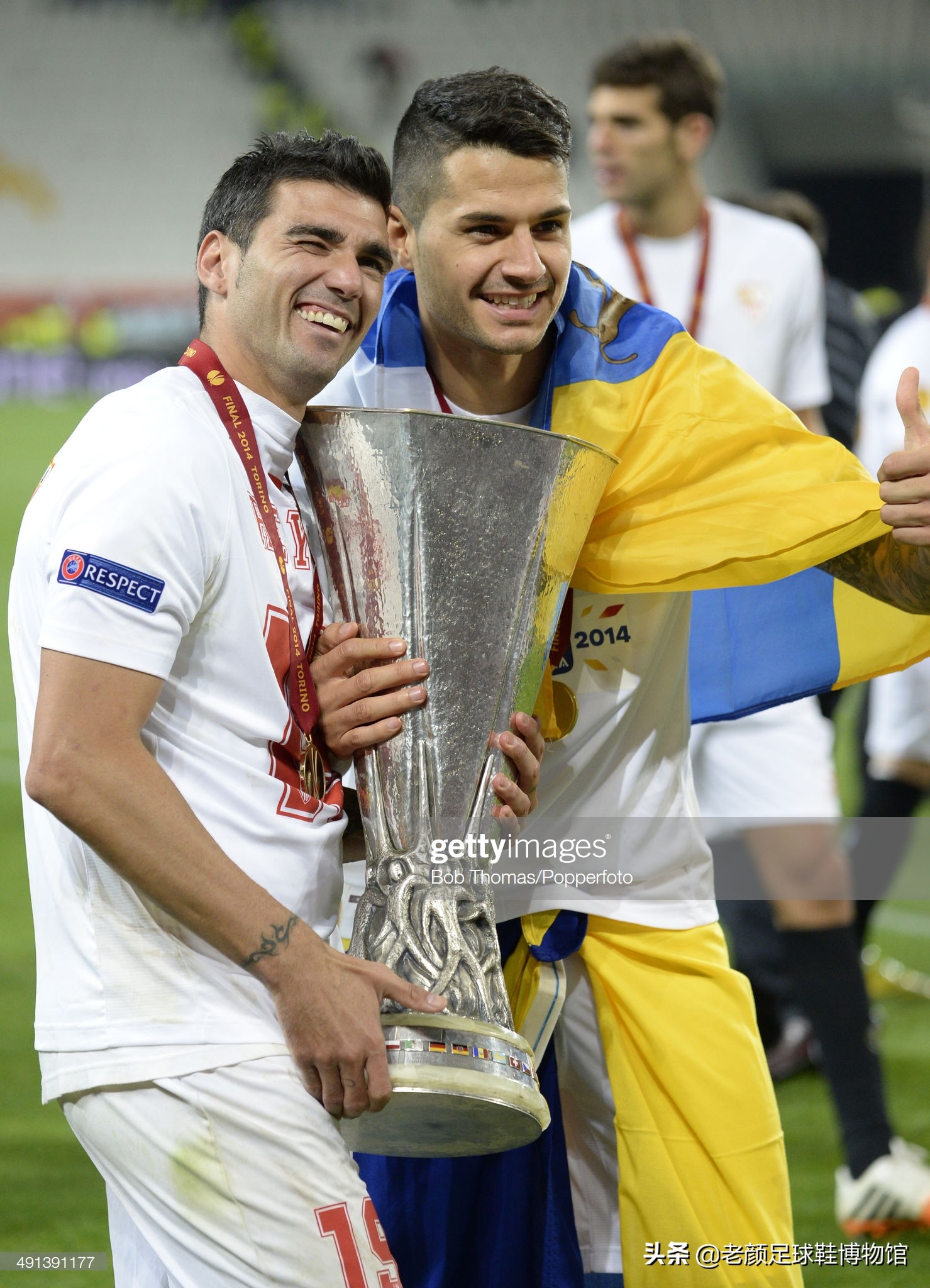 悲伤笼罩,悲伤笼罩巴黎