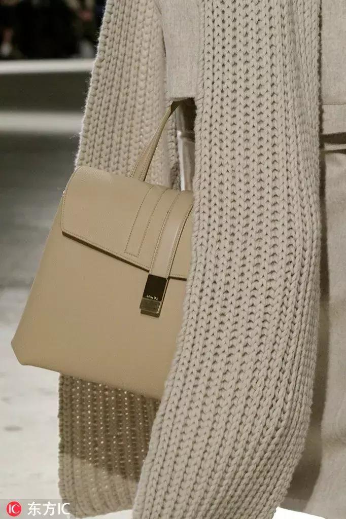 粉色打底适合什么颜色的外套,最适合女生的颜色