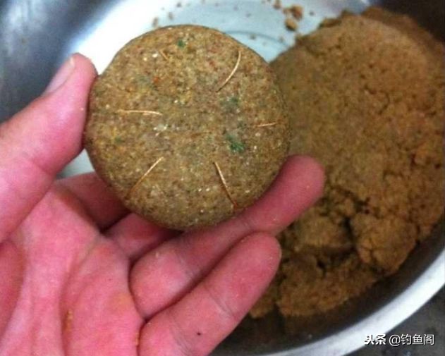 抛竿爆炸钩鲤鱼鲫鱼饵料选择,抛竿爆炸钩如何装饵料