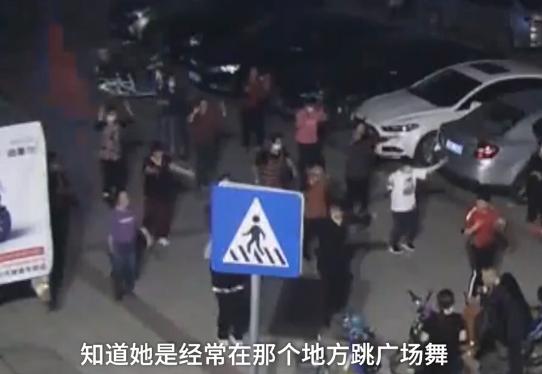 广场舞大妈抢占地盘打小孩是哪集,大妈广场舞抢地盘惹事