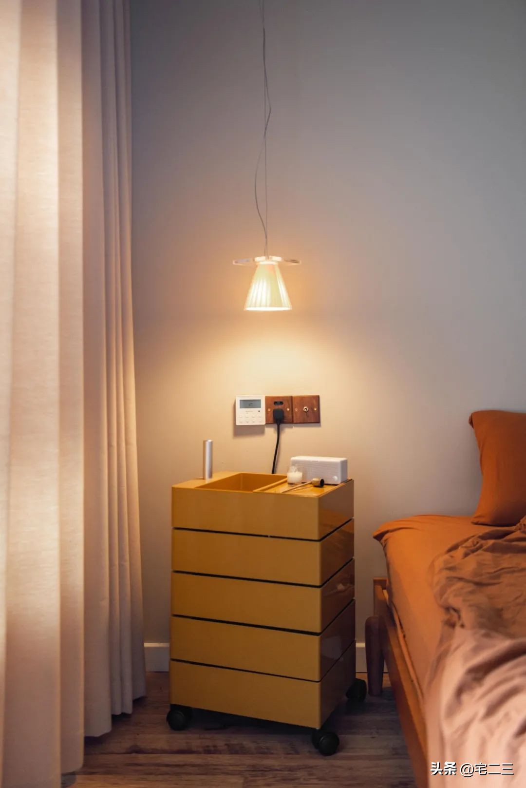 霓虹灯下，他们的“摇滚之家”